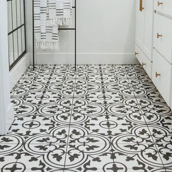 céramique à motifs Laval