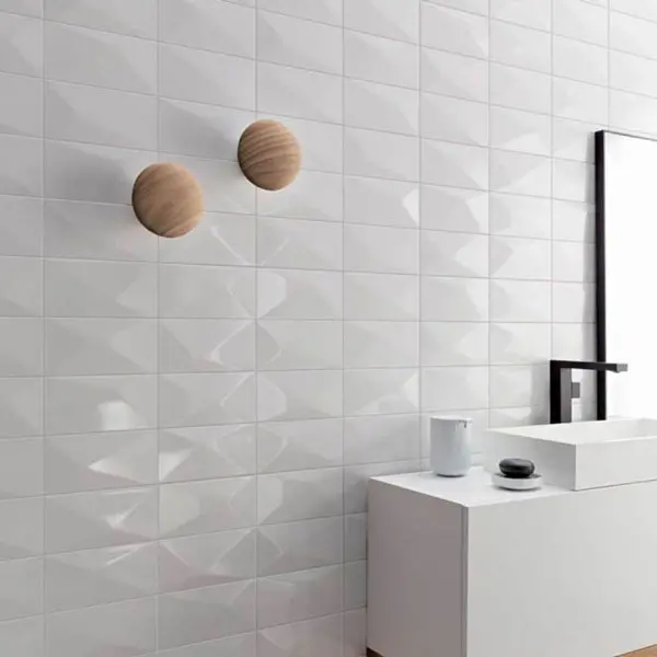 céramique blanche de salle de bain