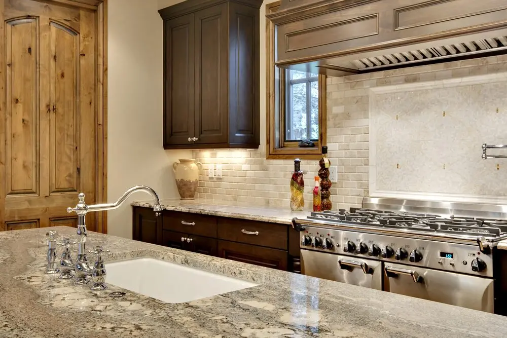 The Granite Kitchen Countertop: Its Advantages and Disadvantages