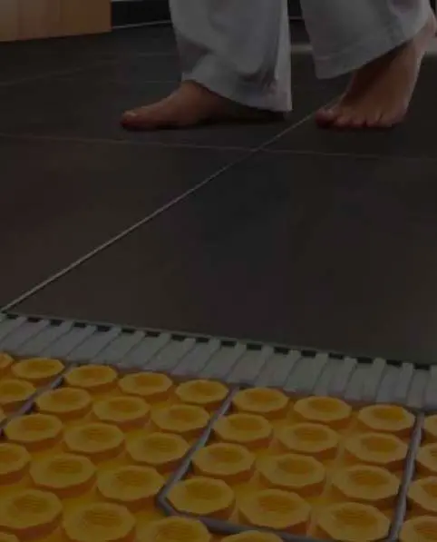 Plancher chauffant en céramique