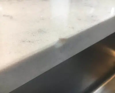 éclat comptoir de quartz Montréal Laval